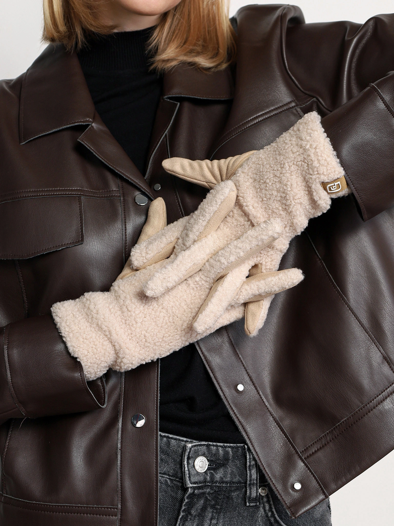 Перчатки комбинированные с декоративной нашивкой в ассортименте